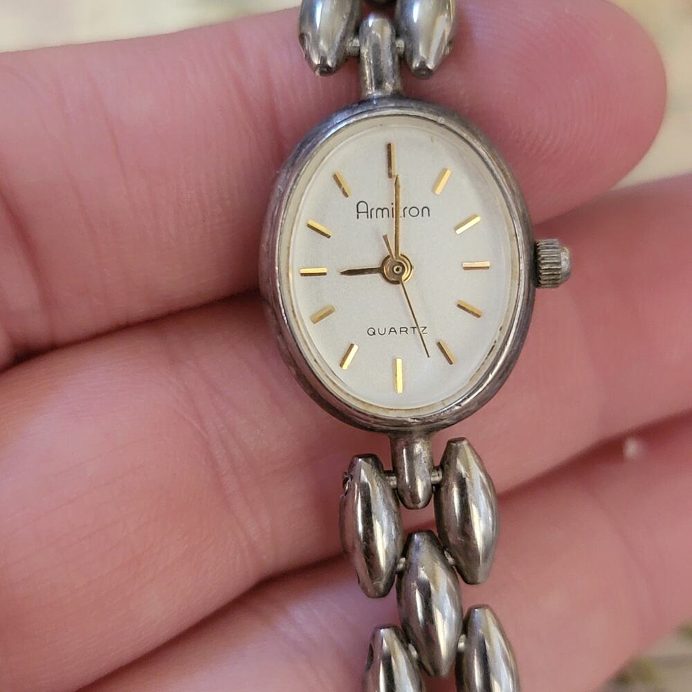Vintage Watches Armitron Oval Quartz Dress Watch Silver Bracelet Gold Dial